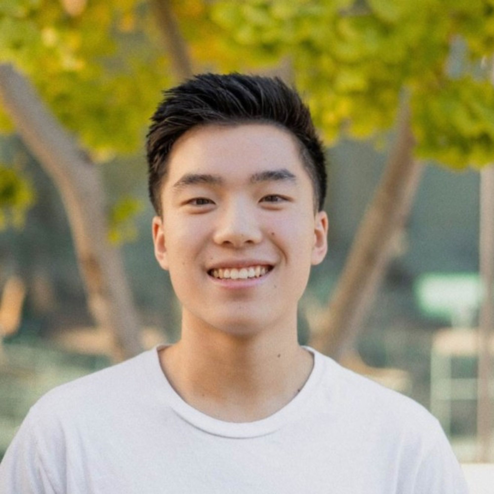 Warren Wang
Software Engineer
Former Eng Intern @ Figma, Scale AI, Gusto • Loves basketball and boba