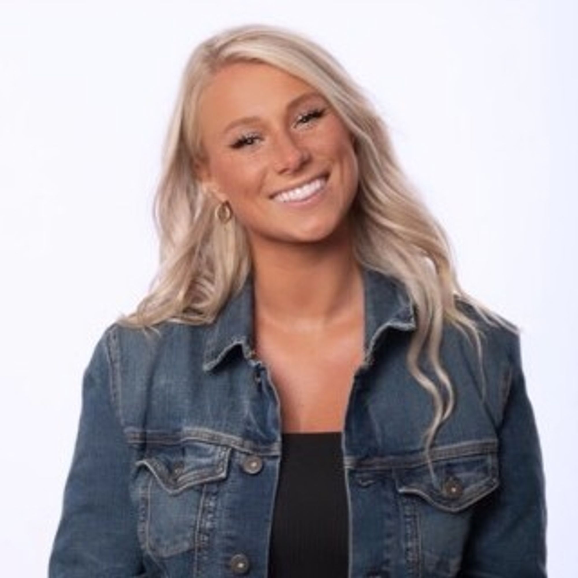 Janae Guy
Sales Recruiter
Formerly Recruiting @ INTURN • Loves all sports, especially the Buffalo Bills.