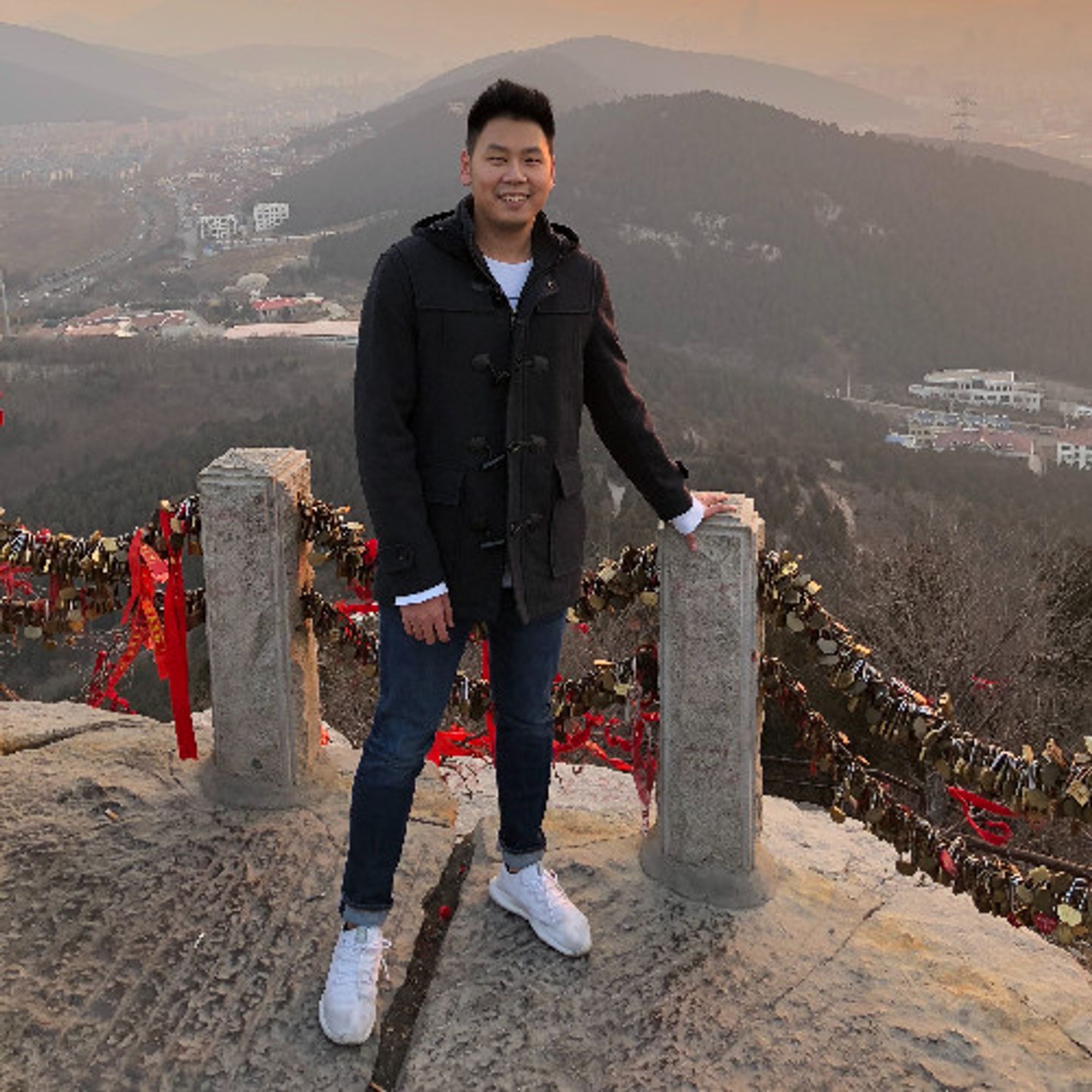 Guangsha Mou
Software Engineer
Prior Senior Software Engineer @Airbnb • Loves all marvel movies, anime (One Piece!), video games (overwatch), hiking, pool, watching nba
