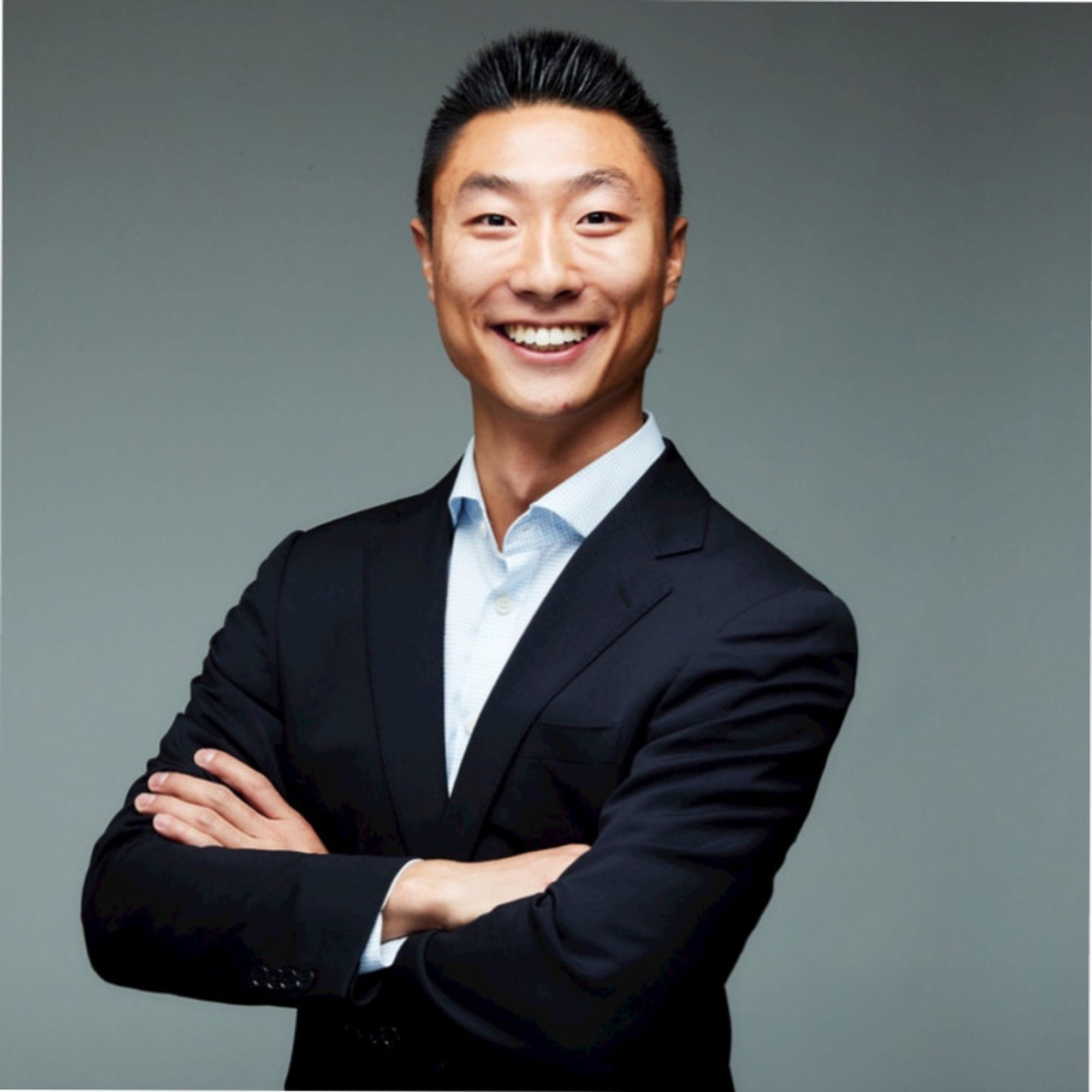 Felix Meng 
VP of Sales 
Prior GTM leader @Salesforce,  #1 Salesforce SDR, BDR, AE @Salesforce • Loves dumplings and my puppy, Benji
