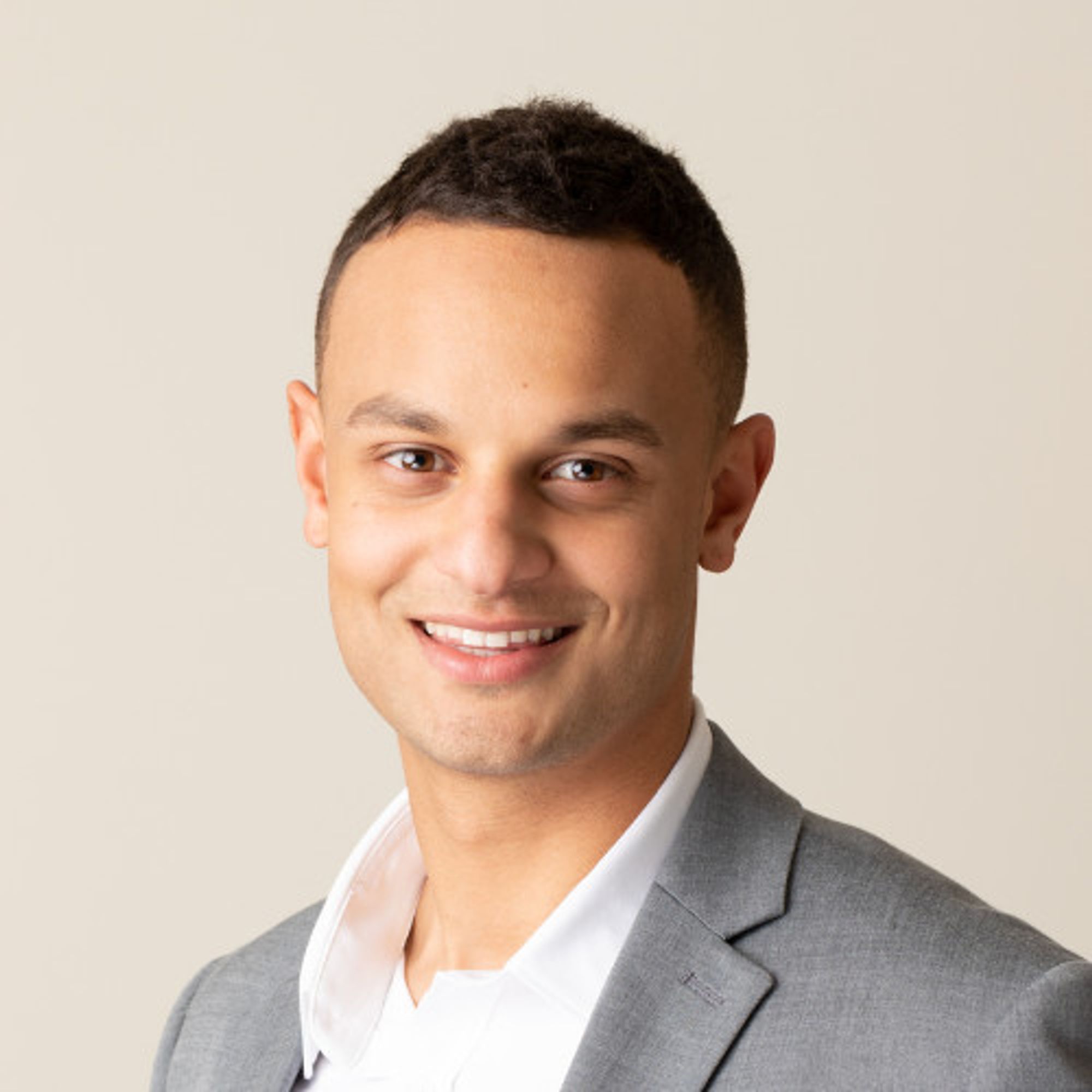 Miles Campbell
Account Executive
Prior #1 SDR, BDR, SMB AE @Salesforce • Soccer enthusiast, avid reader, part-time vegan